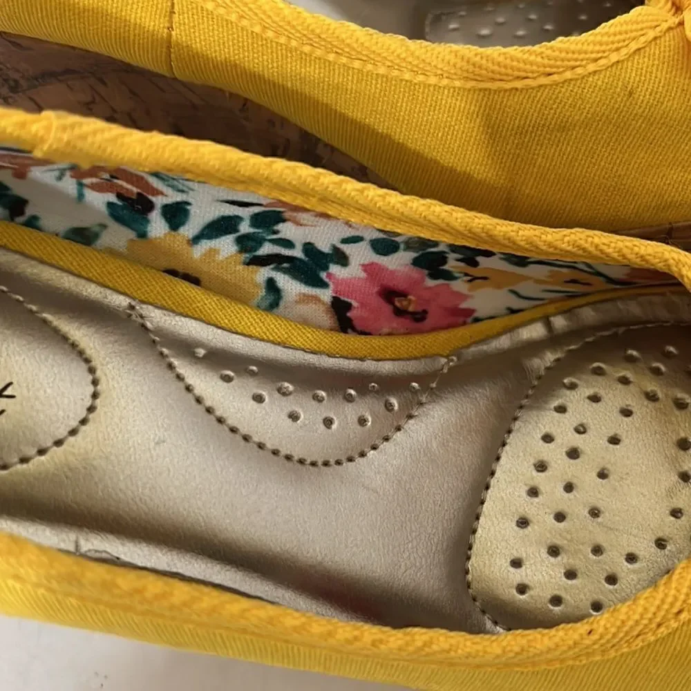 Dexflex Comfort Bright Yellow Peep Toe Cork Wedge Canvas Shoes With Bows Size 5